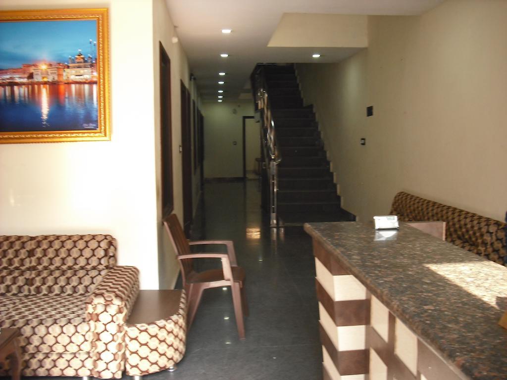 Hotel Gs Paradise Амритсар Екстериор снимка