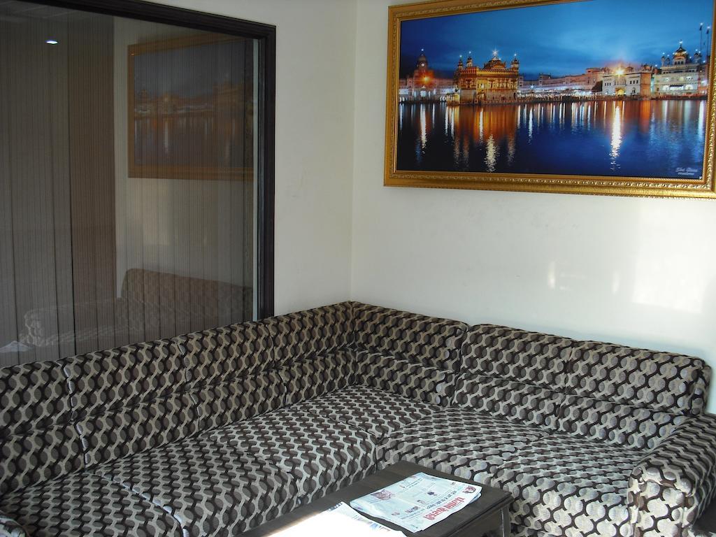 Hotel Gs Paradise Амритсар Екстериор снимка