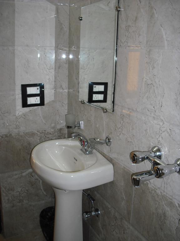 Hotel Gs Paradise Амритсар Стая снимка