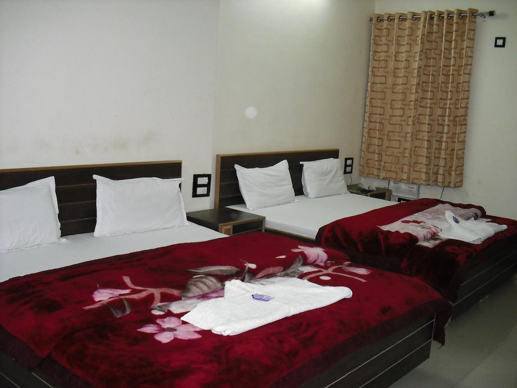 Hotel Gs Paradise Амритсар Стая снимка