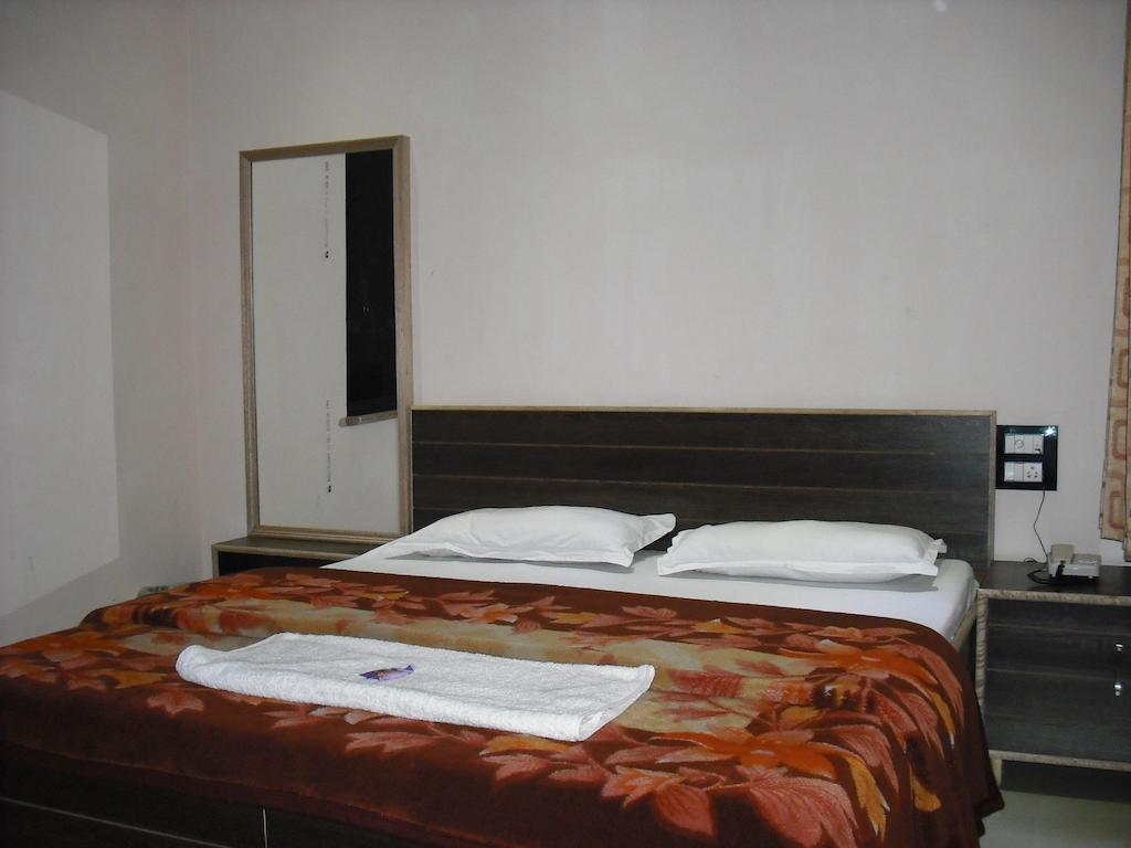 Hotel Gs Paradise Амритсар Стая снимка