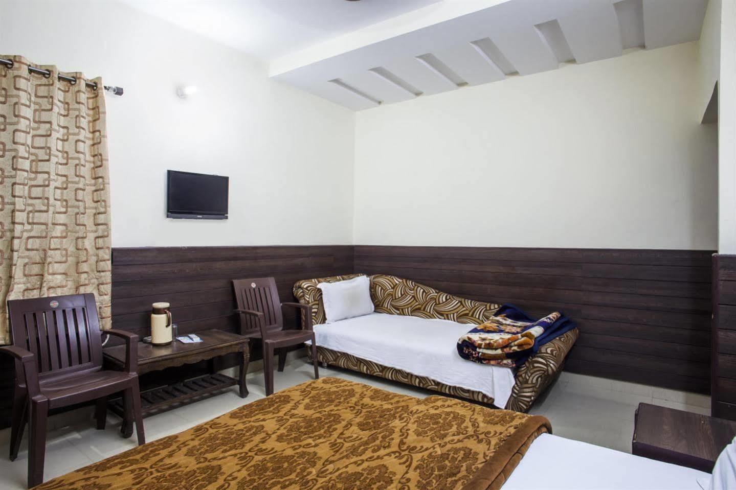 Hotel Gs Paradise Амритсар Екстериор снимка