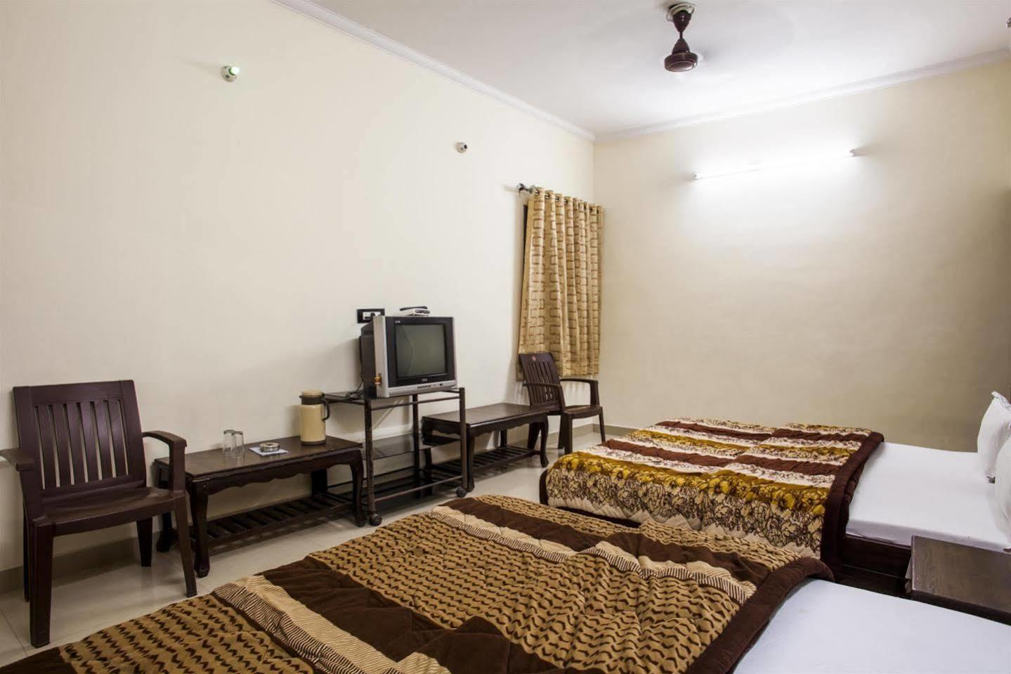 Hotel Gs Paradise Амритсар Екстериор снимка