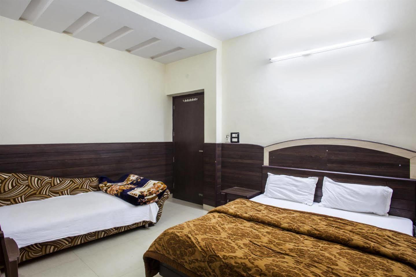 Hotel Gs Paradise Амритсар Екстериор снимка